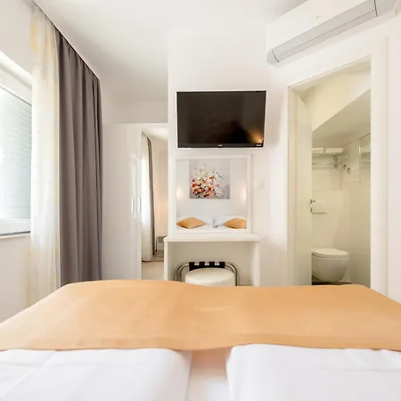 Apartment Tudor 1 *