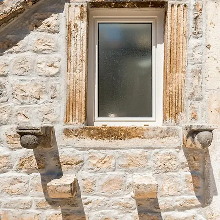 Tudor 1 Apartment Hvar Town