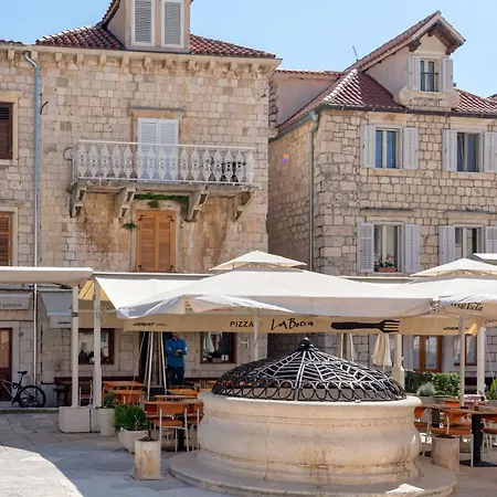 Tudor 1 * Hvar Town
