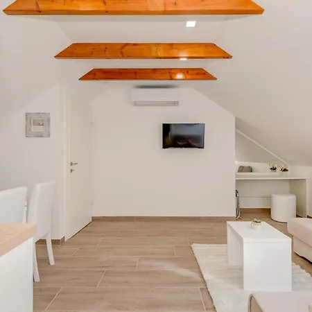 Tudor 1 Apartamento